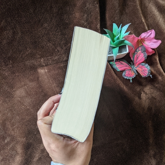 New Moon and Eclipse by Stephenie Meyer - Picture 5 of 11